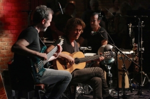 DOMINIC MILLER, guitarrista de STING, nuevo artista Mirmidon para España y Portugal. Contratación abierta.