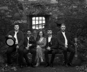 BREO, el nuevo grupo del panorama folk en Galicia, prepara su primer trabajo discográfico ‘Máis Alá’