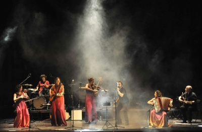 Acetre, un lujo para el Festival de Folk de Granada