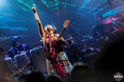 LILA DOWNS regresa a España en 2016.